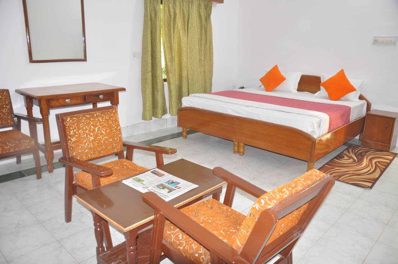 Hotel Eagle Nest Bharatpur Bagian luar foto