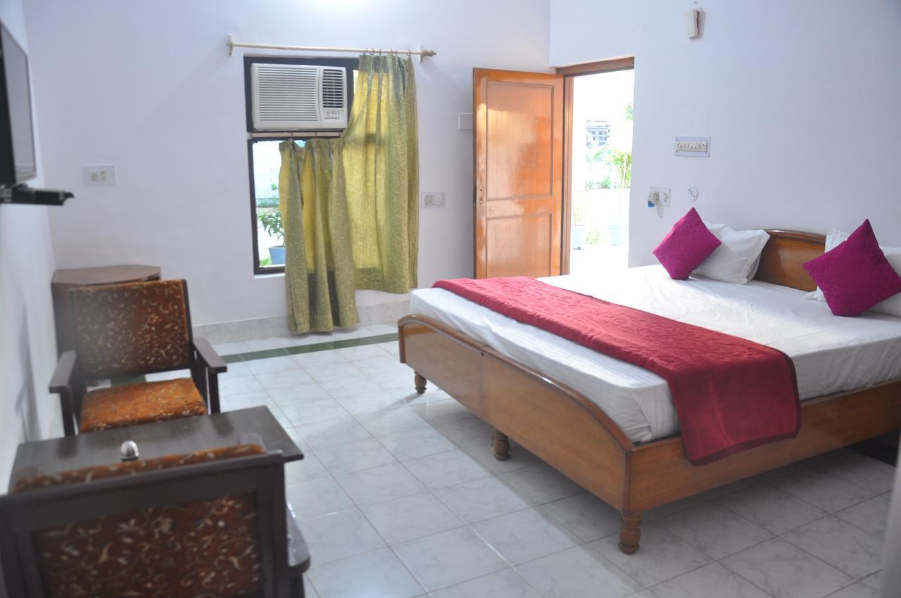 Hotel Eagle Nest Bharatpur Bagian luar foto